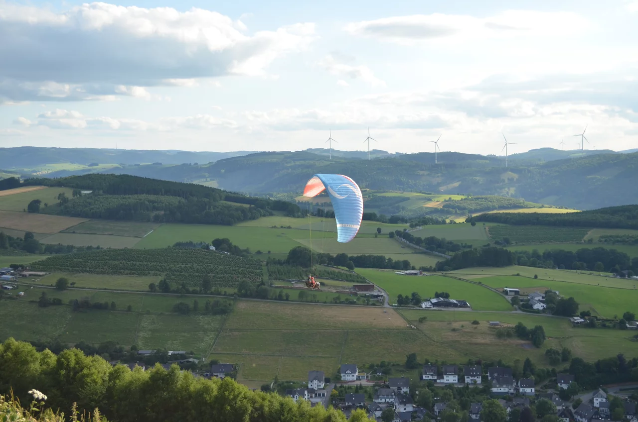 Gleitschirim fliegen in Bruchhausen
